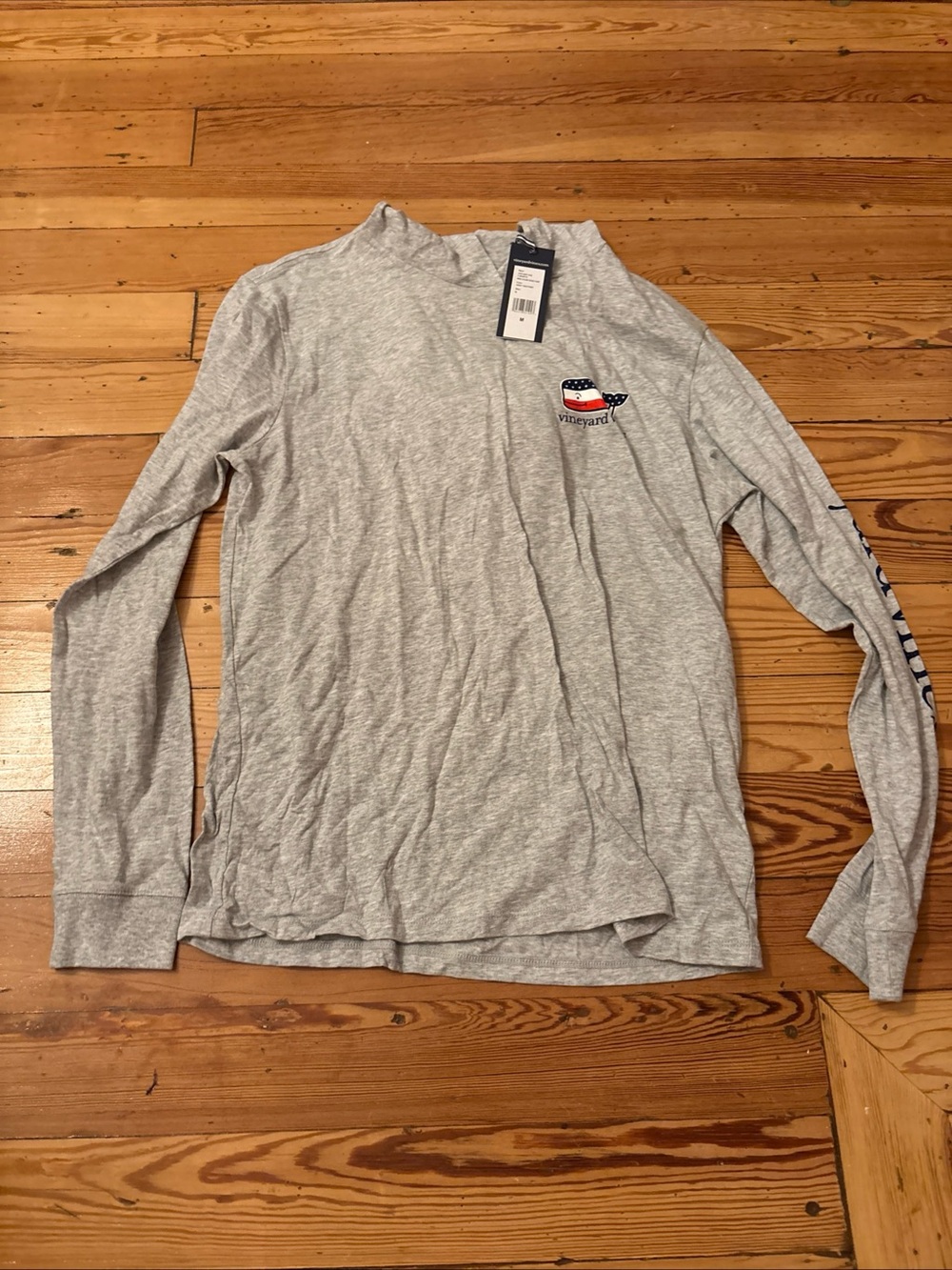 NWT Vineyard Vines Mens M Grey Pullover Hoodie American Flag Whale Lightweight